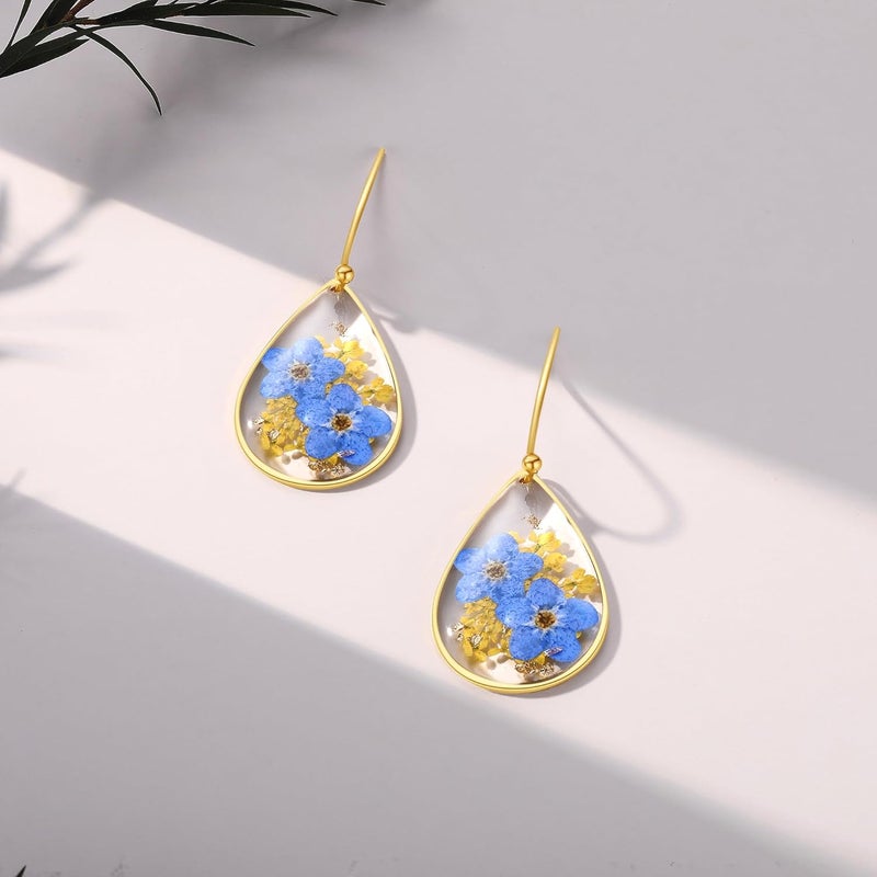 AUNTESIGN Store Forget-Me-Not and Queen Anne's Lace Pressed Wildflower Earrings | Pressed Flower Earrings | Handmade Drop and Dangle Earrings | Gift for Woman - Image 2
